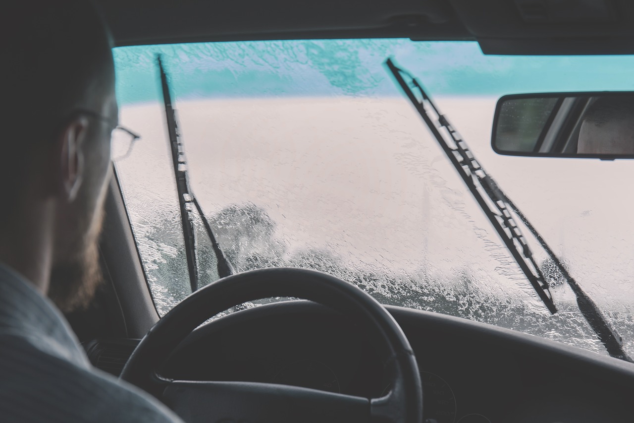 今年の梅雨は愛車とどう過ごす おすすめ対策で快適に Coolverre
